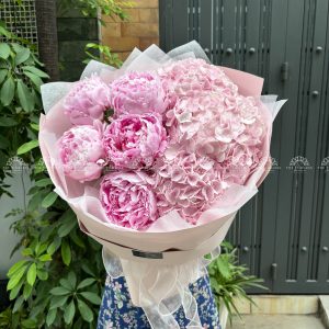 Hoa Bó 5 Mẫu Đơn Sarah và Cẩm Tú Cầu R120