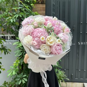 Hoa Bó 10 Mẫu Đơn Hồng Tulip và Cẩm Tú Cầu R130