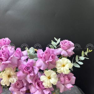 Giỏ Hoa Hồng Tím Chúc Mừng H033