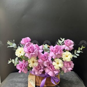 Giỏ Hoa Hồng Tím Chúc Mừng H033
