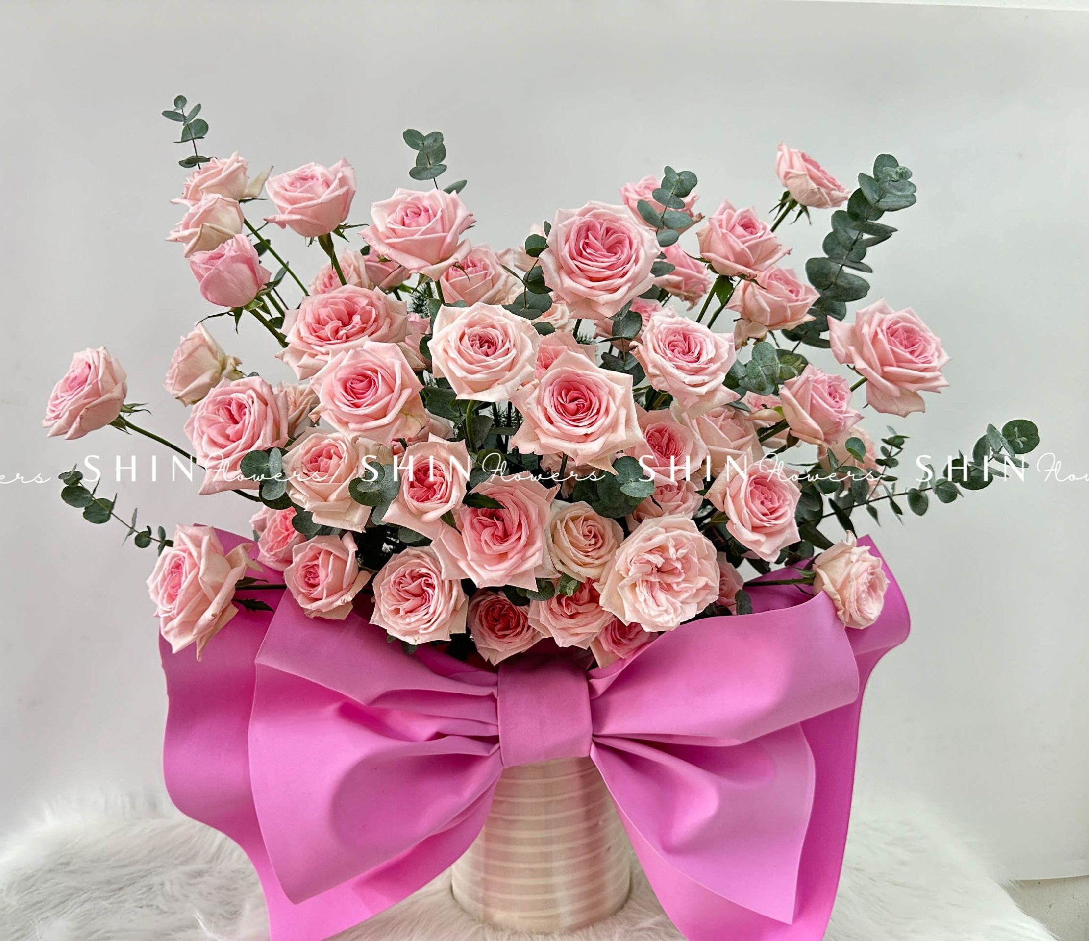 Lẵng Hoa Hồng Ohara Chúc Mừng H024