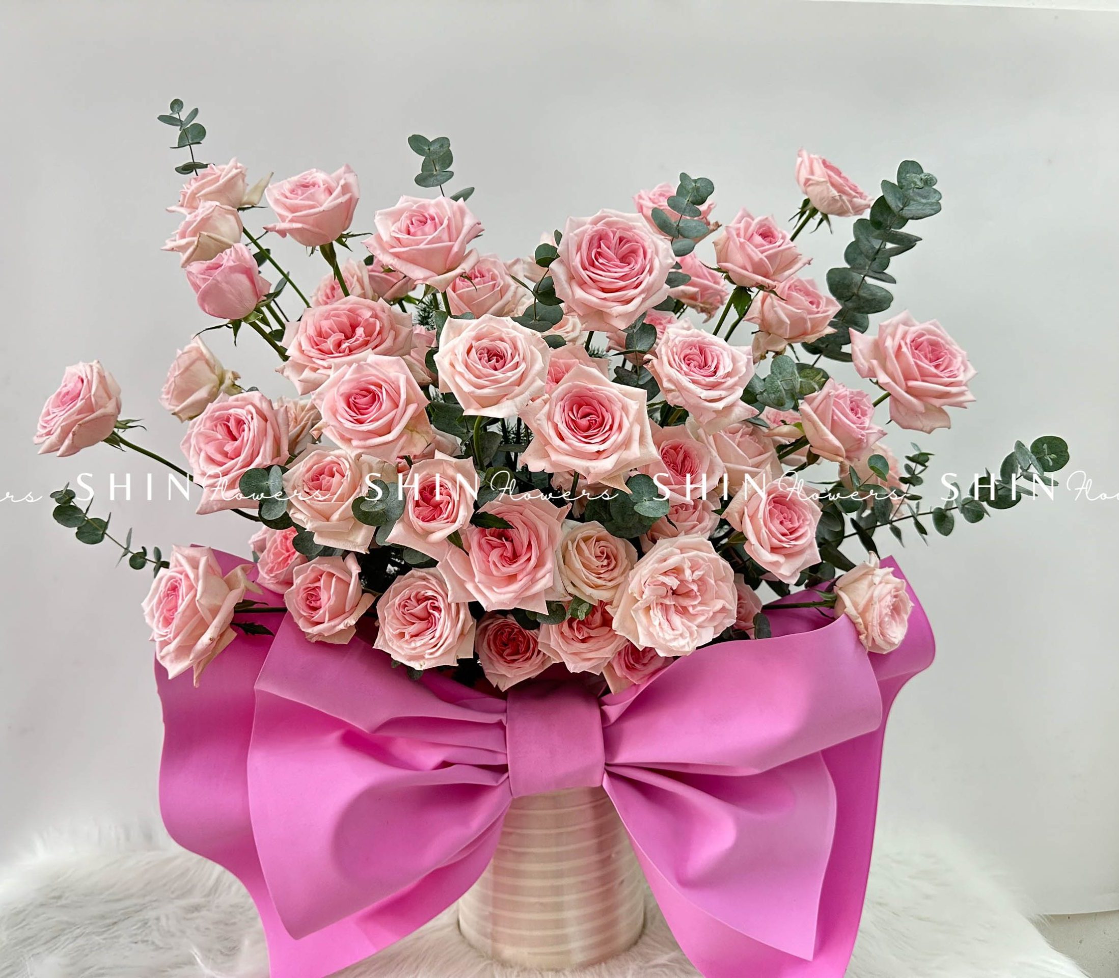 Lẵng Hoa Hồng Ohara Chúc Mừng H024