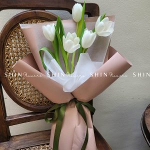 Hoa bó 5 Tulip Trắng S054