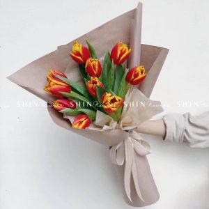Hoa Bó 10 Tulip Đỏ Viền Cam S055