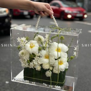 Vali Mica Hoa Tulip trắng và Dạ Lan Hương- Blooming Box B016