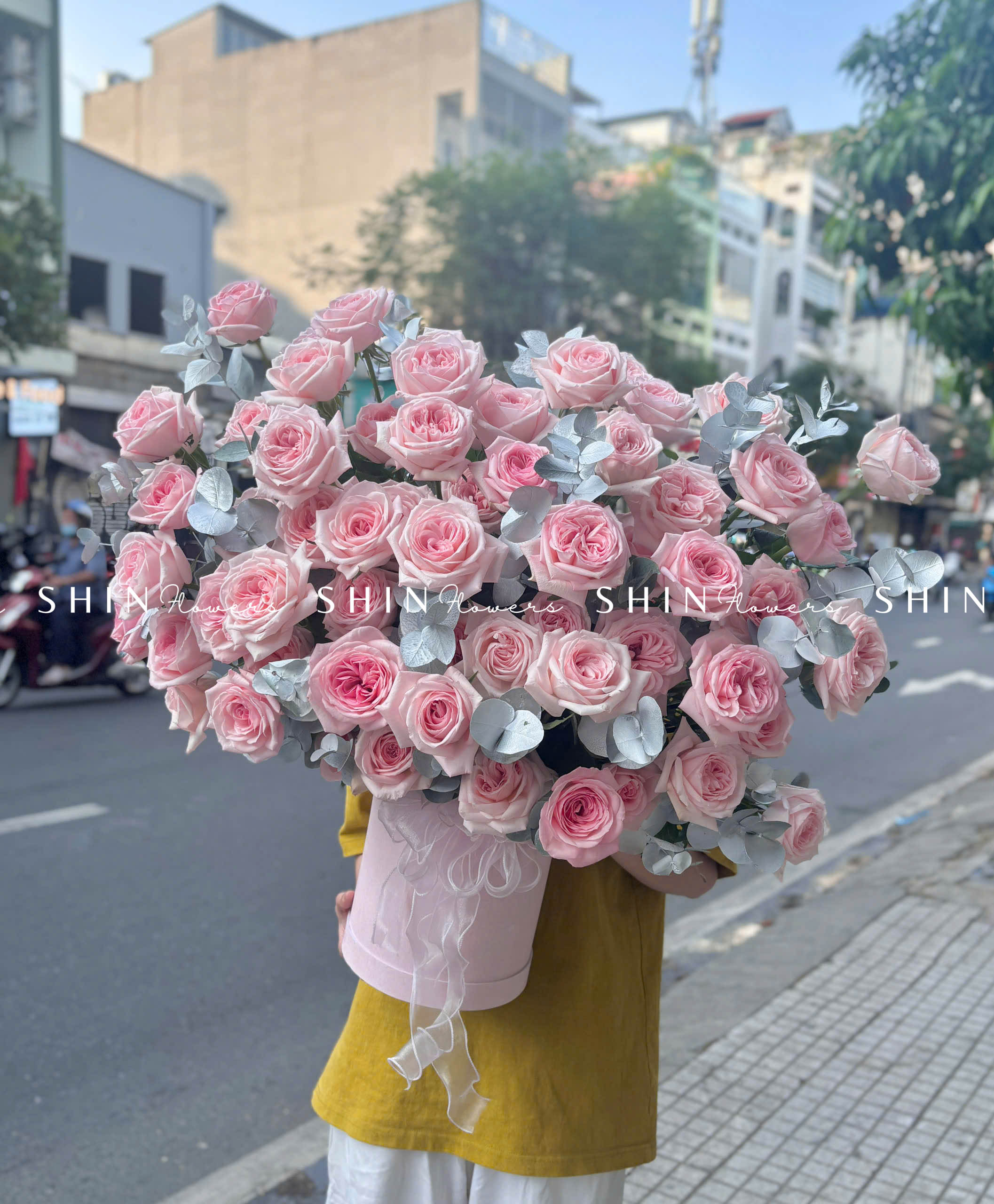 Lẵng Hoa Hồng Ohara Chúc Mừng H072
