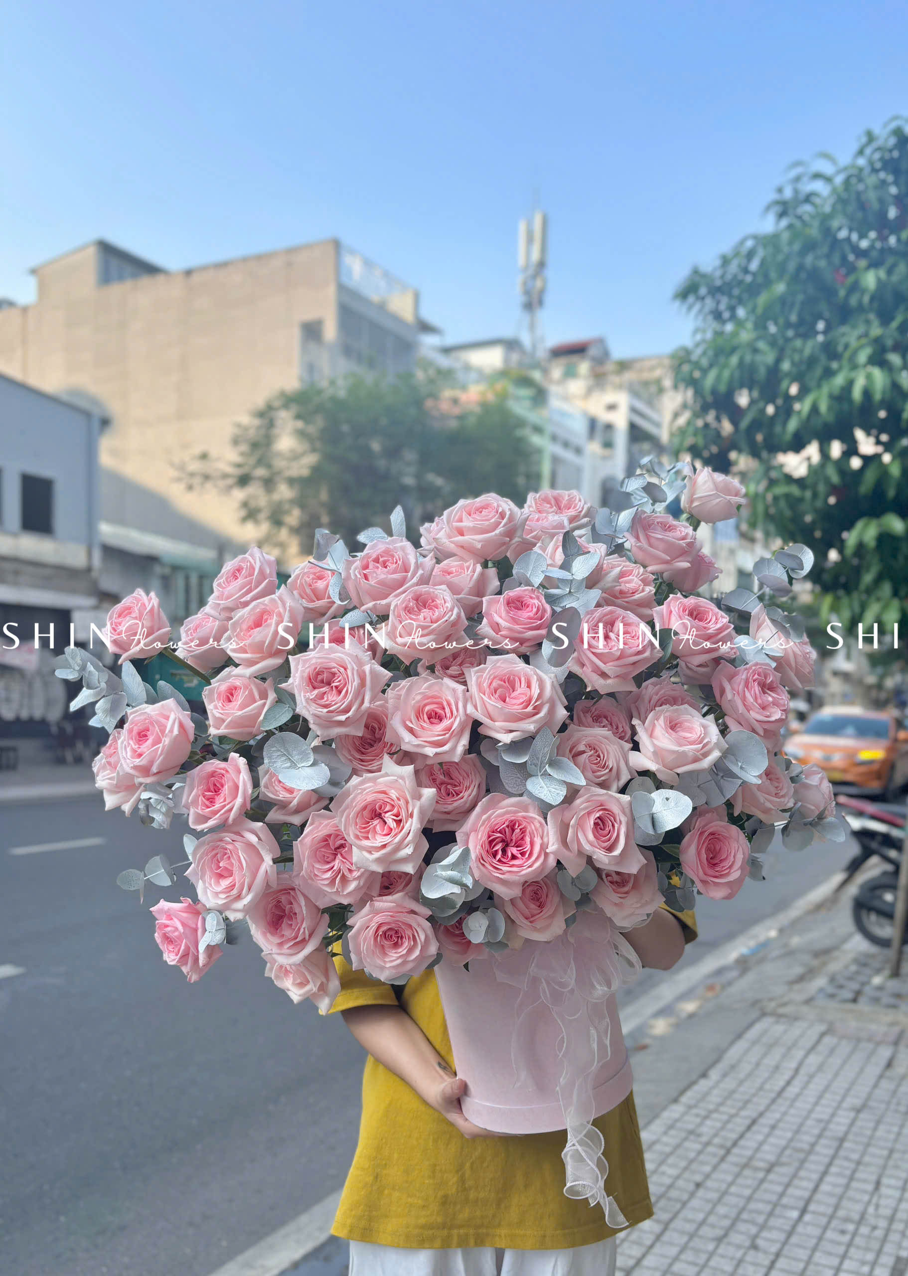 Lẵng Hoa Hồng Ohara Chúc Mừng H072