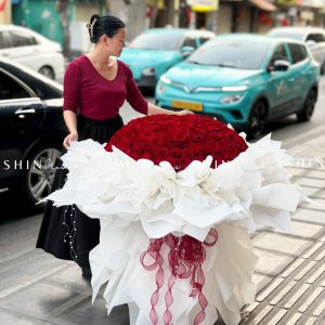 Bó Hồng Khổng Lồ 200 Đóa Hồng Đỏ S636