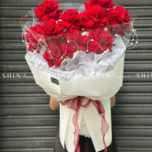 Bó hoa 10 Hoa Hồng Đỏ Nhập Ecuador Hearts S333