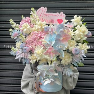 Hộp Hoa Chúc Mừng Tone Màu Ngọt Ngào H088