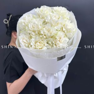 Bó Hoa Hồng 10 hoa hồng trắng Moonstone nhập Ecuador S339
