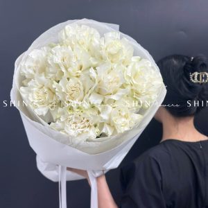 Bó Hoa Hồng 10 hoa hồng trắng Moonstone nhập Ecuador S339
