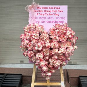 Kệ Hoa Khai Trương 100 bông Hoa Hồng Song Hỷ K06