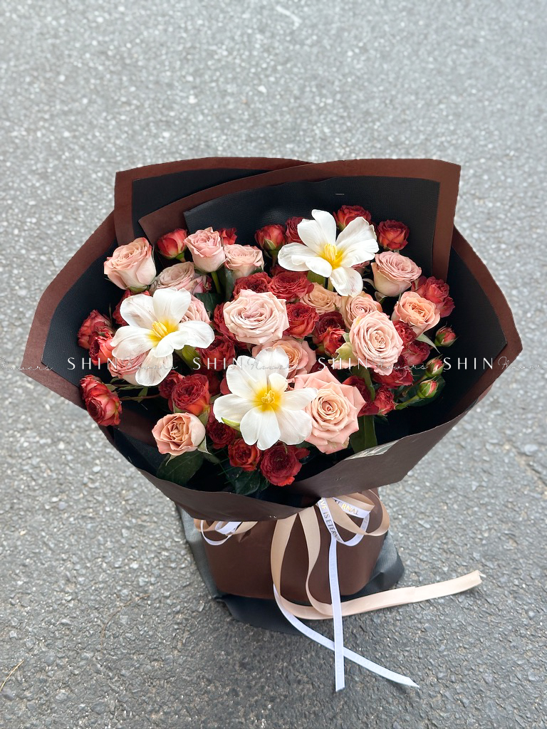 Hoa Bó Hoa Hồng mix tulip Tone Nâu S410
