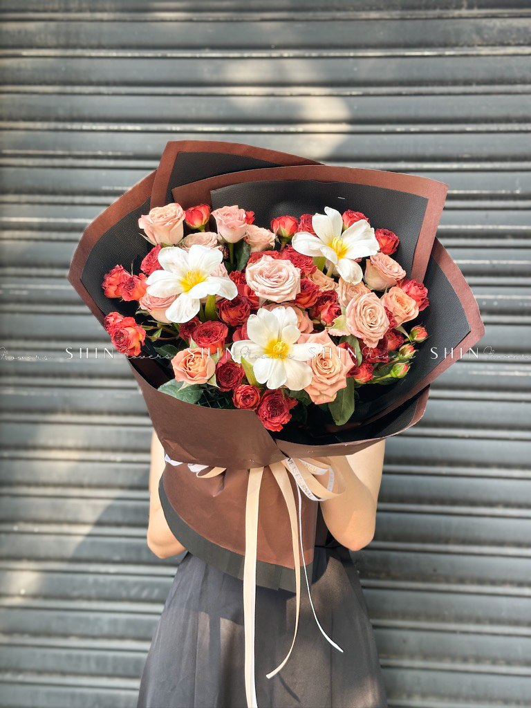 Hoa Bó Hoa Hồng mix tulip Tone Nâu S410