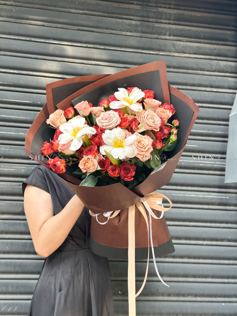 Hoa Bó Hoa Hồng mix tulip Tone Nâu S410