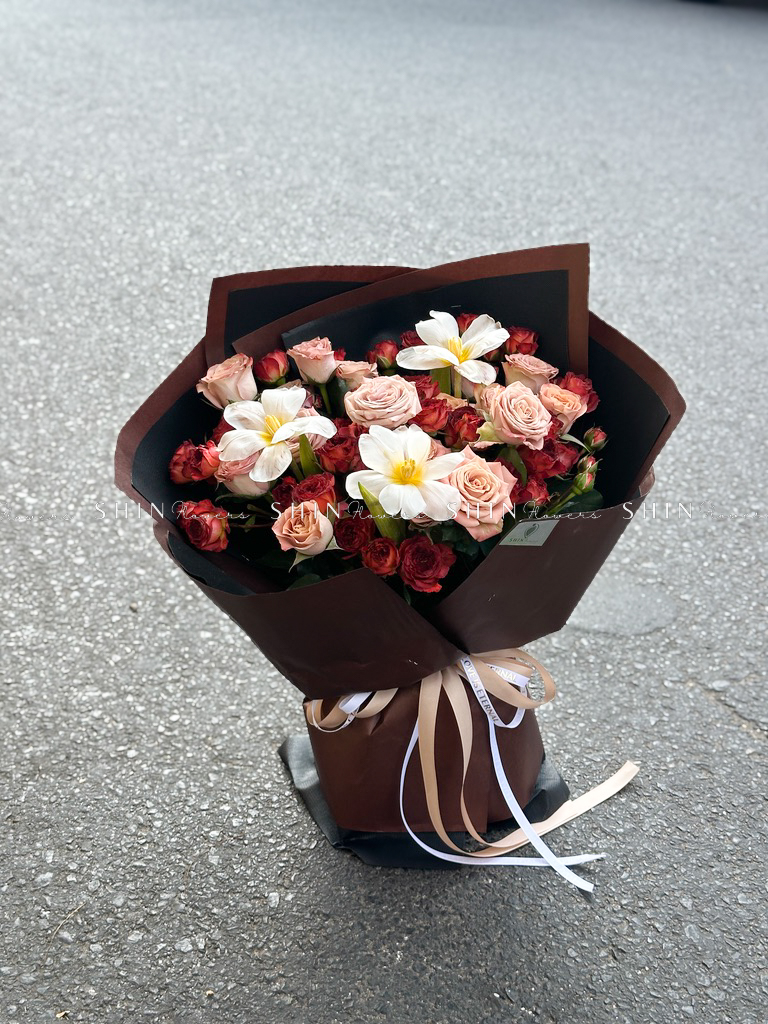 Hoa Bó Hoa Hồng mix tulip Tone Nâu S410
