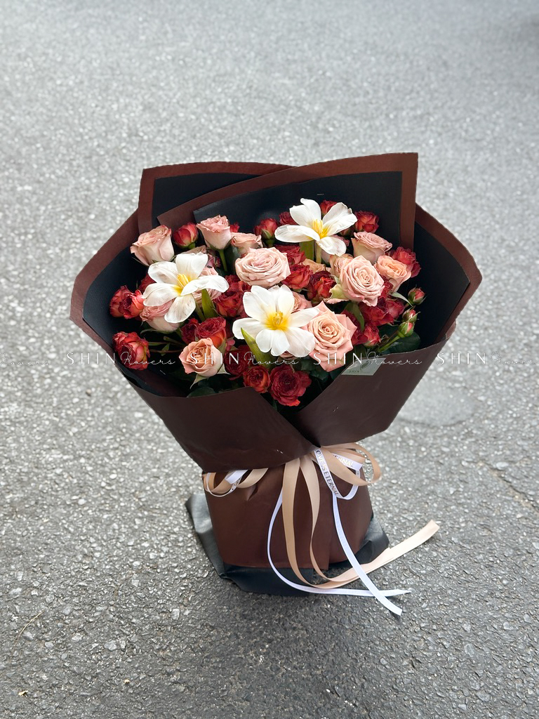 Hoa Bó Hoa Hồng mix tulip Tone Nâu S410