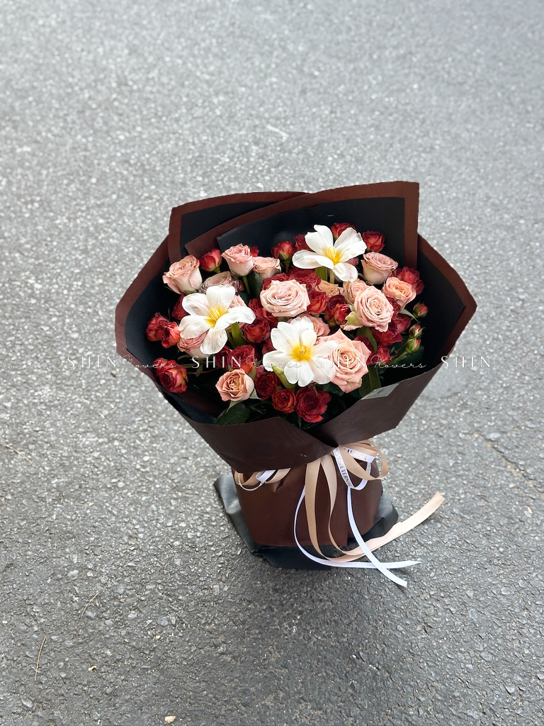 Hoa Bó Hoa Hồng mix tulip Tone Nâu S410