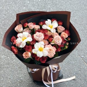 Hoa Bó Hoa Hồng mix tulip Tone Nâu S410