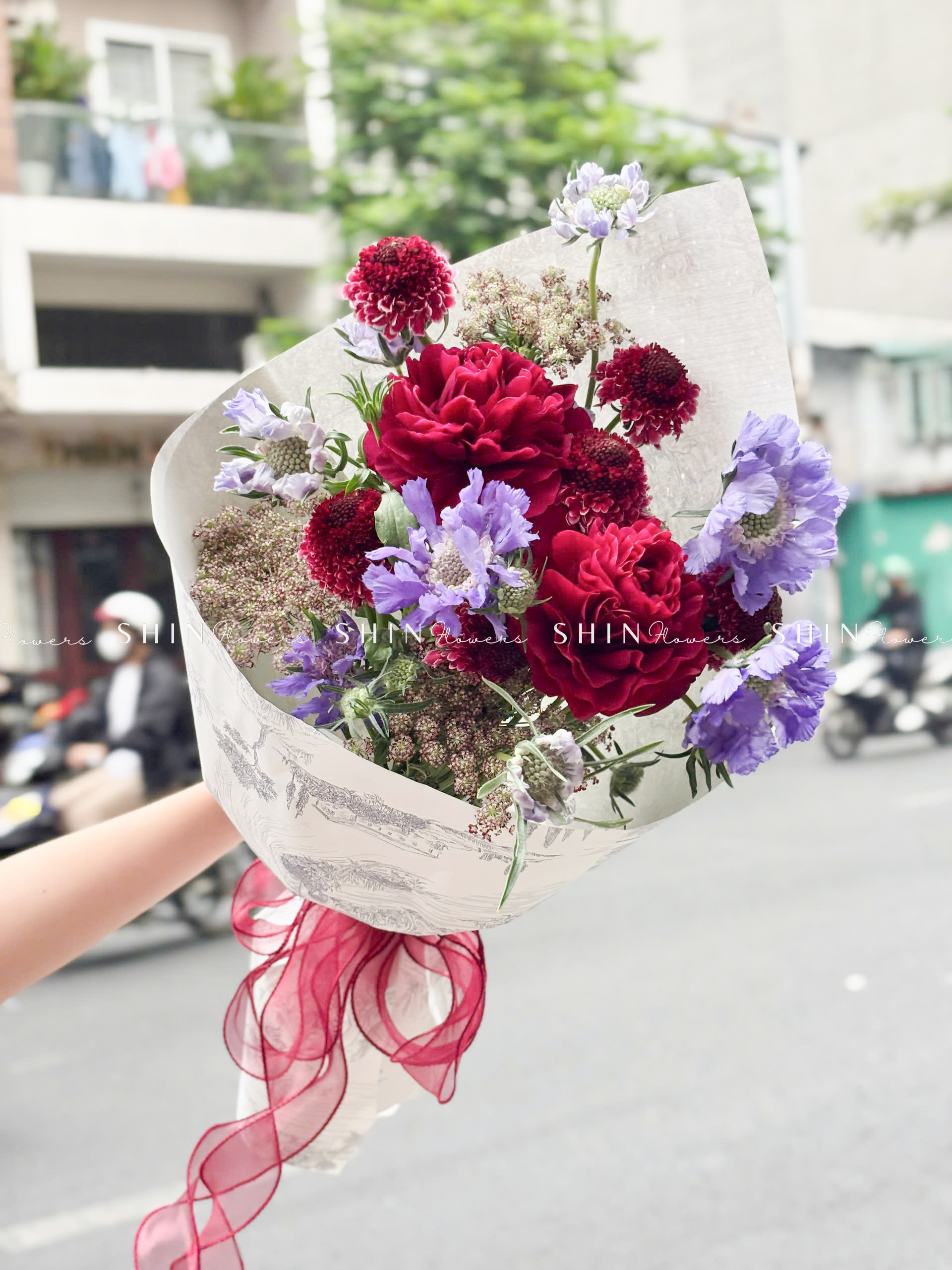 Hoa Bó 2 Mẫu Đơn Đỏ Old Faithful Mix Mùa Xuân S400