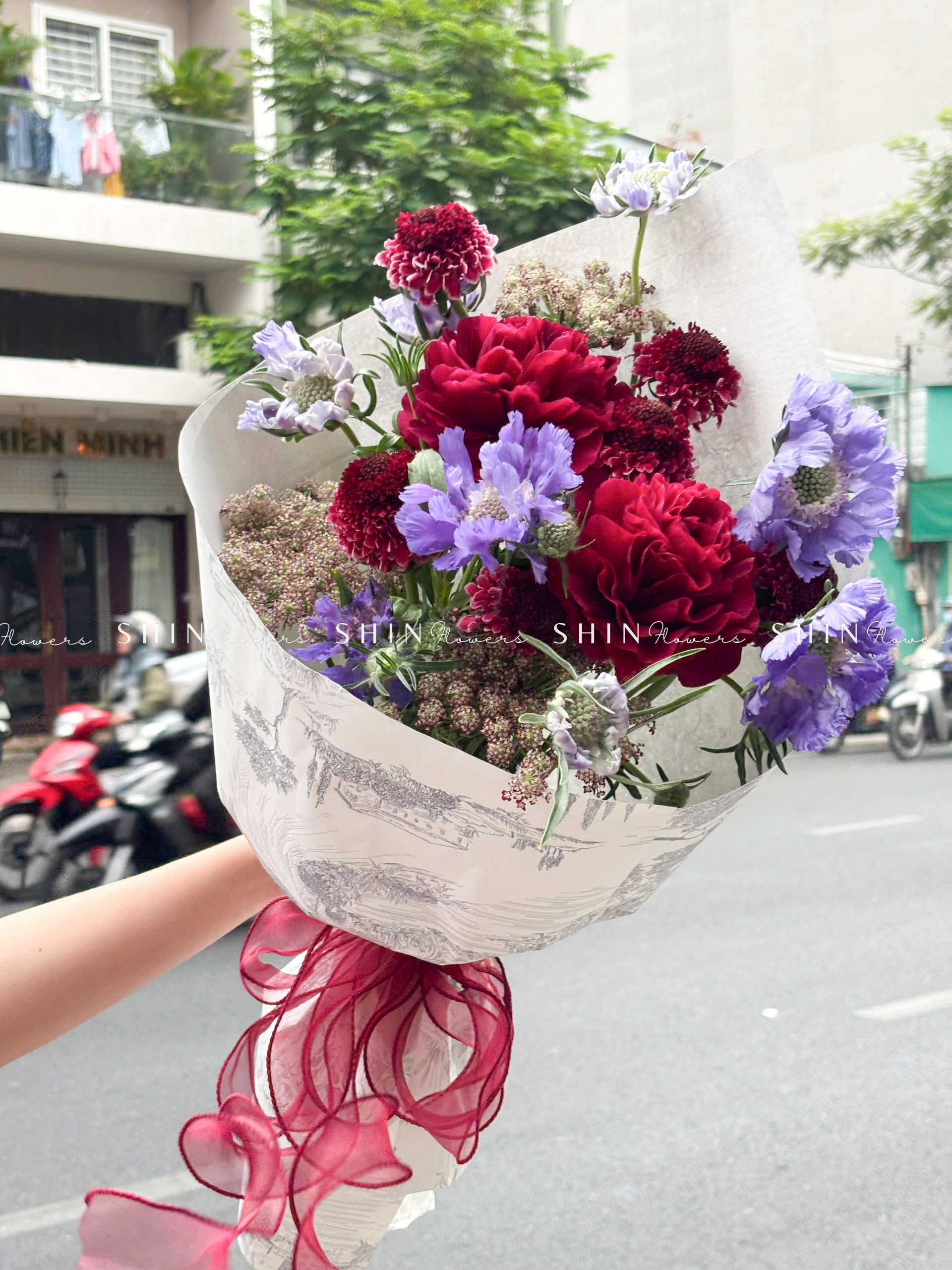 Hoa Bó 2 Mẫu Đơn Đỏ Old Faithful Mix Mùa Xuân S400