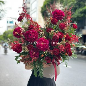 Lẵng Hoa Mẫu Đơn Đỏ Thiết Kế Chúc Mừng H107