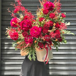 Lẵng Hoa Mẫu Đơn Đỏ Thiết Kế Chúc Mừng H107