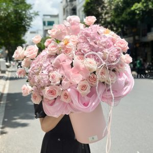 Hộp hoa Cẩm Tú Cầu Hồng mix Lan Hồ Điệp H110