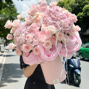 Hộp hoa Cẩm Tú Cầu Hồng mix Lan Hồ Điệp H110