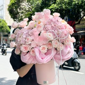 Hộp hoa Cẩm Tú Cầu Hồng mix Lan Hồ Điệp H110