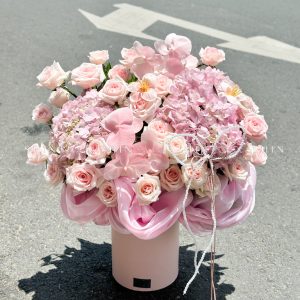 Hộp hoa Cẩm Tú Cầu Hồng mix Lan Hồ Điệp H110