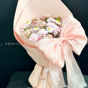 Hoa Bó Cẩm Chướng Hồng Nơ Lụa S459