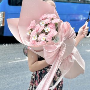 Hoa Bó Cẩm Chướng Hồng Nơ Lụa S475