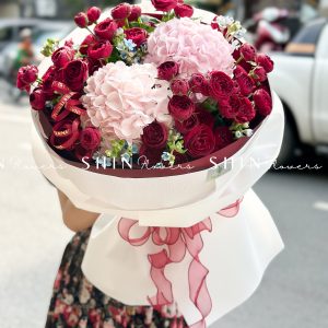 Bó hoa Hồng chùm đỏ mix tú cầu S495