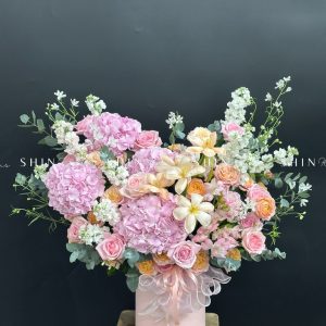 Hộp hoa Tone hồng chúc mừng H119