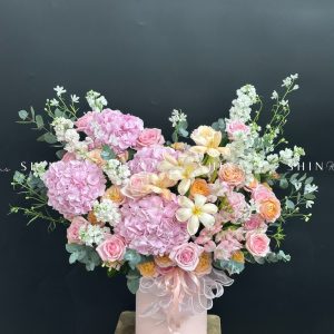 Hộp hoa Tone hồng chúc mừng H119