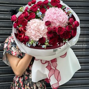 Bó hoa Hồng chùm đỏ mix tú cầu S495