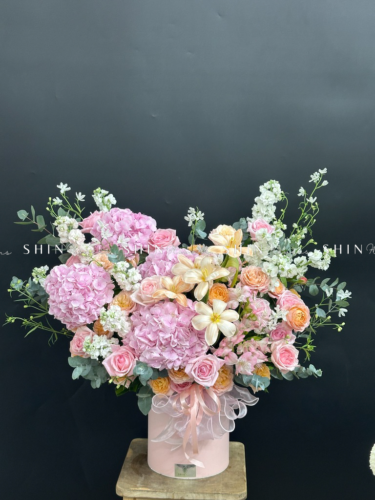 Hộp hoa Tone hồng chúc mừng H119