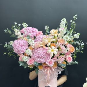 Hộp hoa Tone hồng chúc mừng H119