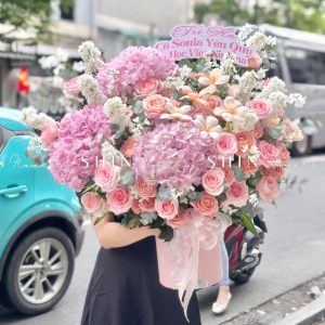 Hộp hoa Tone hồng chúc mừng H119