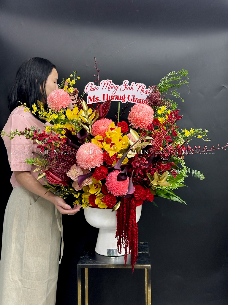 Lẵng Hoa Thiết Kế Tone đỏ sang trọng H125