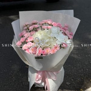 Bó Hoa Hồng Chùm Điền Mật mix Tú Cầu Trắng S551