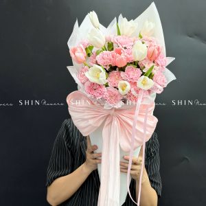 Cây Kem hoa cẩm chướng và tulip hồng S569