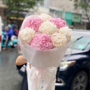 Hoa Bó 5 Mẫu Đơn Bowl Of Cream Trắng S571