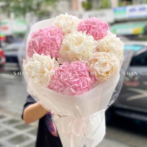 Hoa Bó 5 Mẫu Đơn Bowl Of Cream Trắng S571