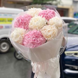 Hoa Bó 5 Mẫu Đơn Bowl Of Cream Trắng S571