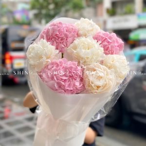 Hoa Bó 5 Mẫu Đơn Bowl Of Cream Trắng S571