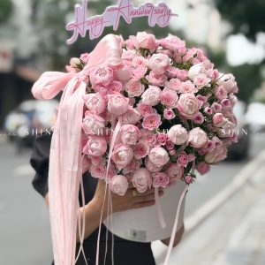 Hộp hoa hồng chùm điền mật và hồng chùm Plume H139