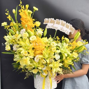 Lẵng Hoa Trăng Vàng Phú Qúy H138